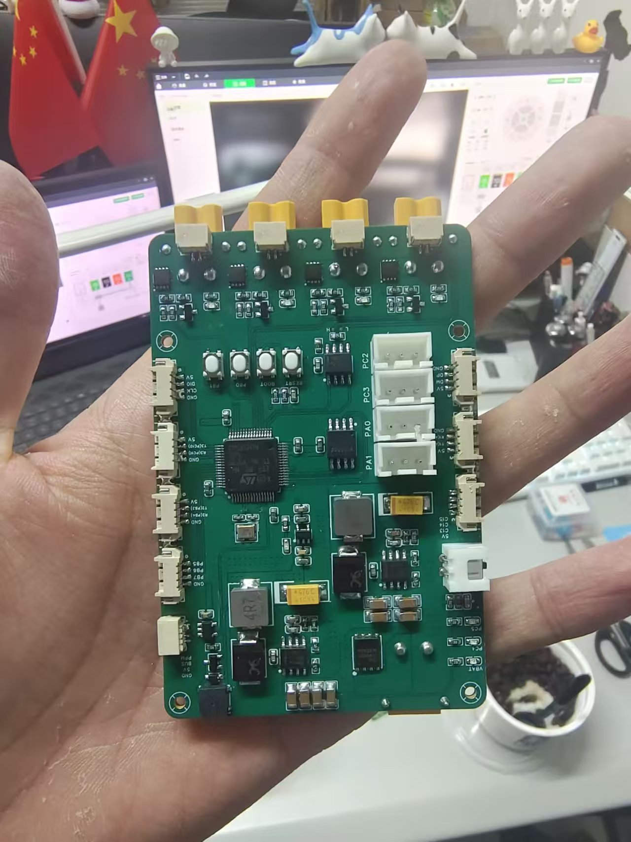 无刷电机控制板实物